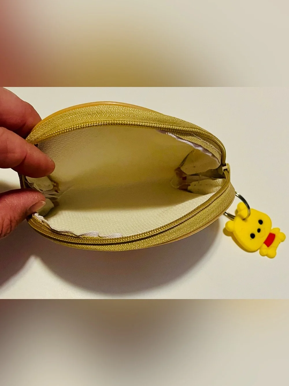 Cute Winnie-the-Pooh 'Me and My Bear' Coin Purse - White & Yellow